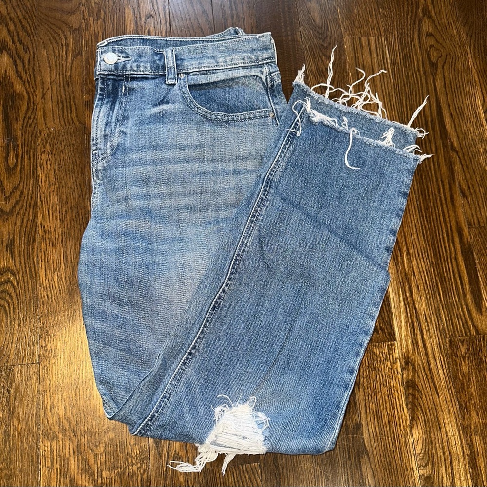 Old Navy Light Blue Distressed Ankle Jeans